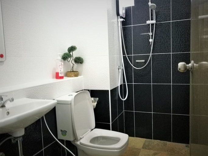 Bathroom 4, Baan der Bruyn, Pattaya