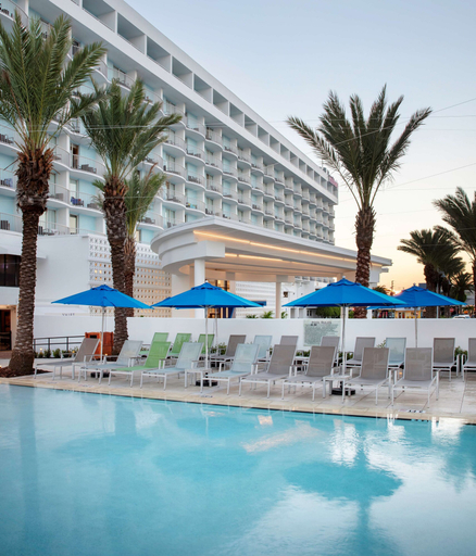 Exterior & Views 2, Hilton Clearwater Beach Resort & Spa, Pinellas