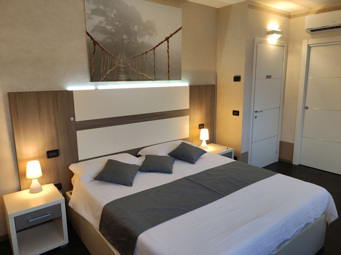 Bedroom 2, Therra Lodge, Treviso