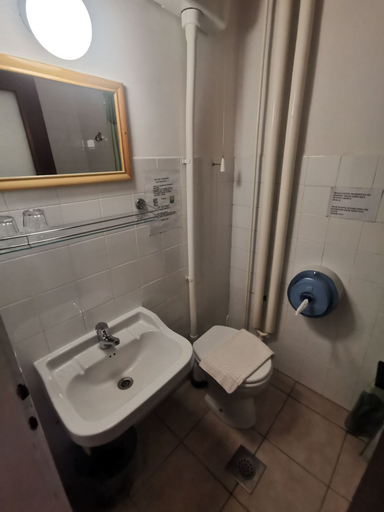 Bathroom 4, Hostel pod Voglom, Bohinj
