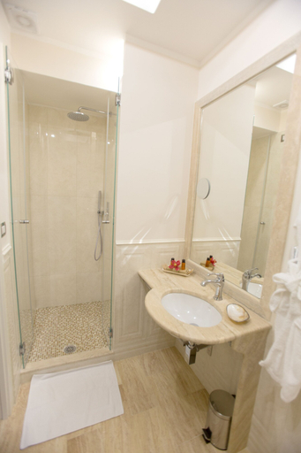 Bathroom 5, Royal Suite Trinità dei Monti, Rome