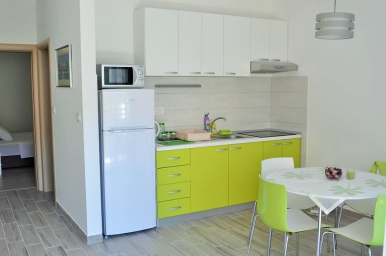 Others 5, Apartments Zora 1629, Rogoznica