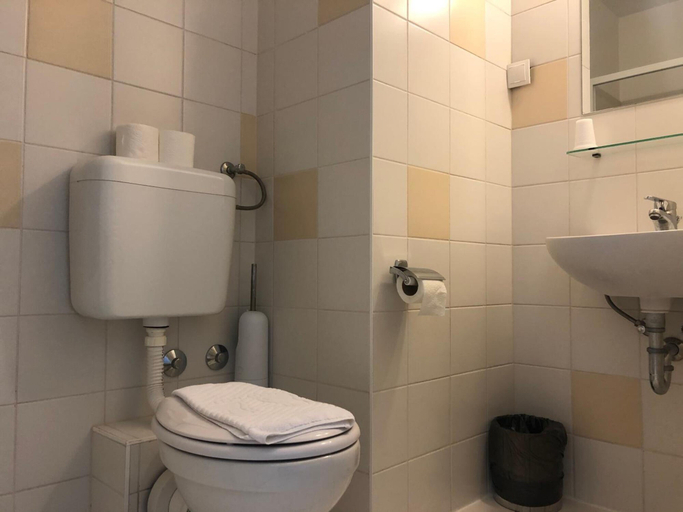 Bathroom 4, Rooms Dr. Franjo Tuđman - Hostel, Split