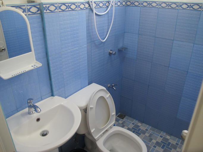 Bathroom 4, Cool Stay Inn, Malay