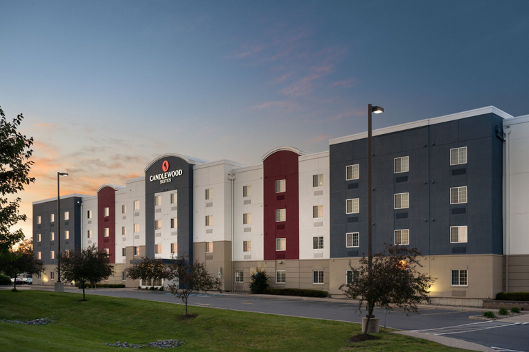Exterior & Views