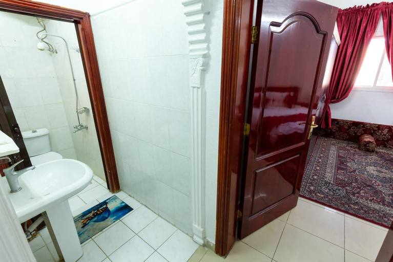 Bathroom, Al Eairy Furnished Apts Al Madinah 8, Al Madinah Al Munawwarah