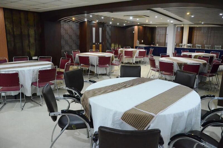 Food & Drinks 4, Hotel WTI Airport, Delhi