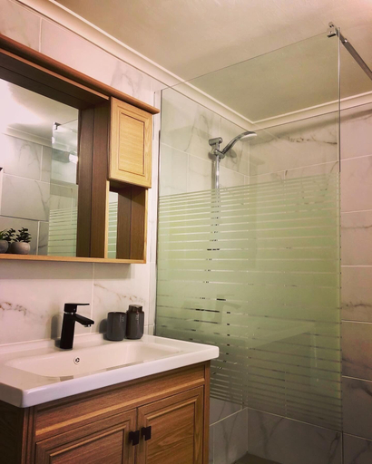 Bathroom 4, Drive Point, Dalgopol