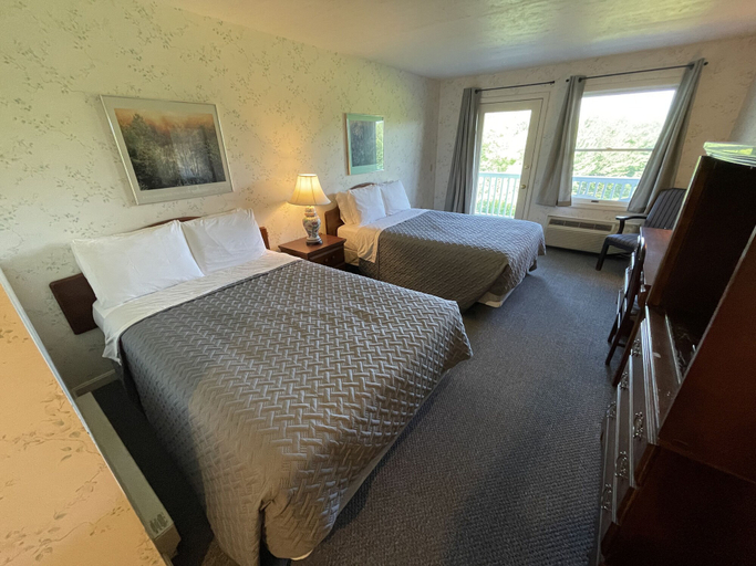 Bedroom 2, North Conway Mountain Inn, Carroll