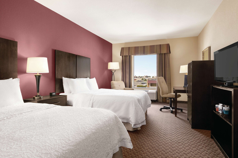 Bedroom 3, Hampton Inn & Suites Enid, Garfield