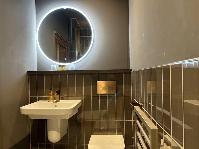 Bathroom 4, The Plough Inn, North Yorkshire