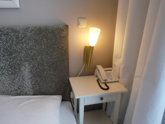 Bedroom 2, Hotel Commodore, Hamburg