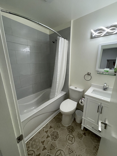 Bathroom 4, Destination Inn, East Kootenay