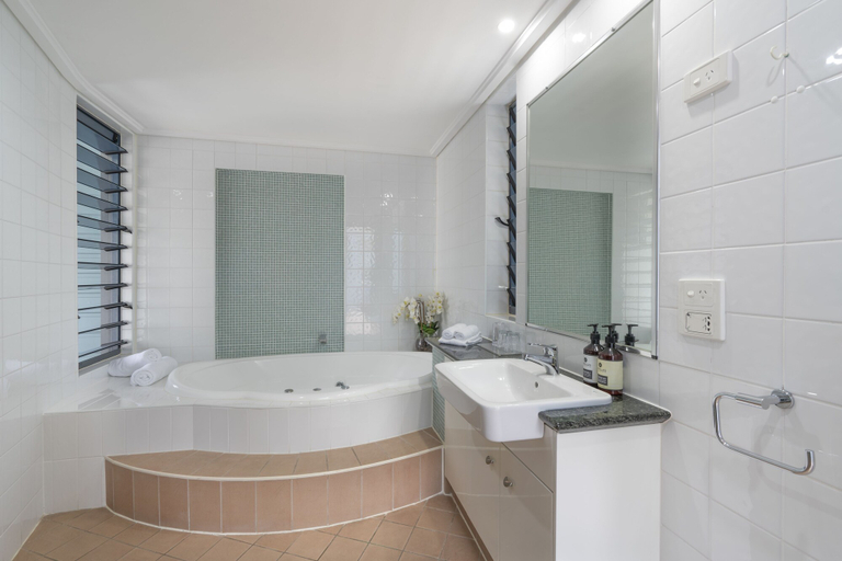 Bathroom 5, Port Douglas Peninsula Boutique Hotel - Adults Only Haven, Douglas
