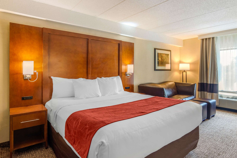 Bedroom 3, Comfort Suites South Park, Colonial Heights