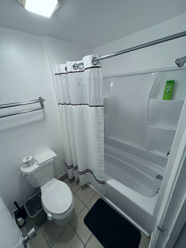Bathroom, Bposhtels Anaheim, Orange