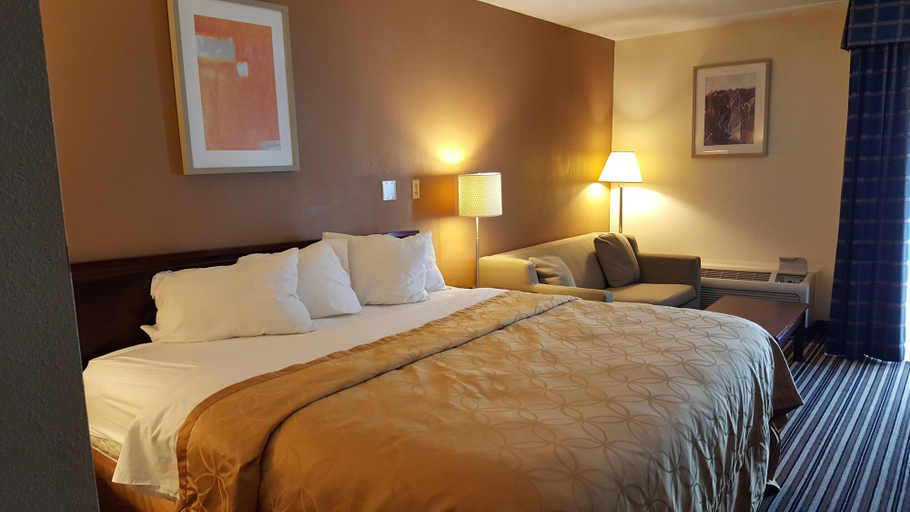 Bedroom 3, Econo Lodge Inn & Suites Norton - Wise South, Norton