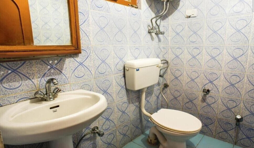 Bathroom 3, Zarim Hotel Manali, Kullu