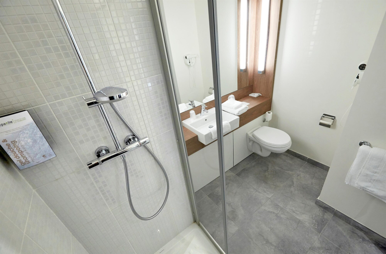Bathroom 4, Hotel Campanile Lille Sud-Seclin, Nord