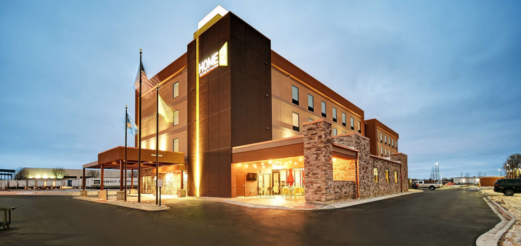 Exterior & Views