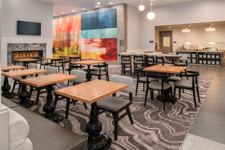 Food & Drinks 5, Homewood Suites by Hilton Belmont, San Mateo