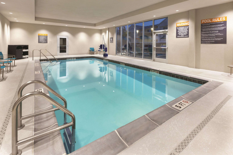 Sport & Beauty 2, La Quinta Inn & Suites by Wyndham Terre Haute, Vigo