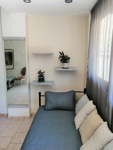 Others 5, Mini Suites, Crete