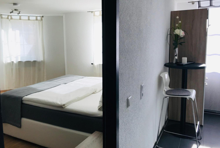 Bedroom 4, Hotel Pension Langhans, Heilbronn