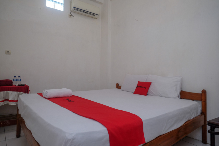 Bedroom 3, RedDoorz @ H&W Hotel Solo, Solo
