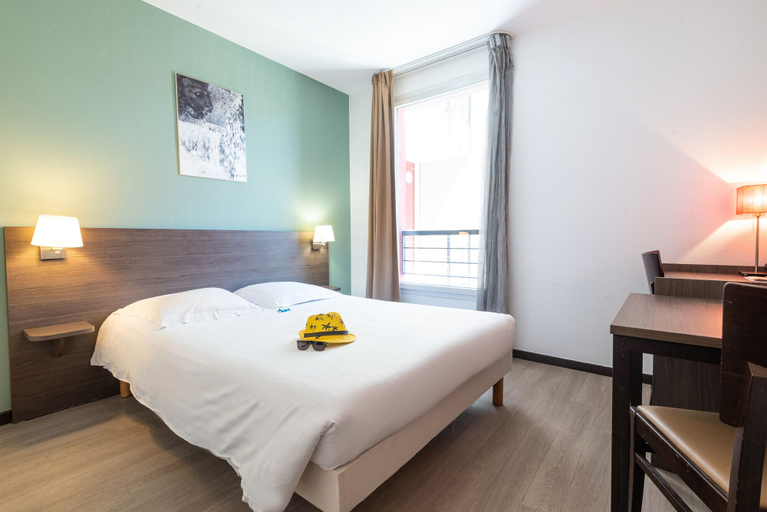Bedroom 3, Comfort Aparthotel Nimes Centre, Gard