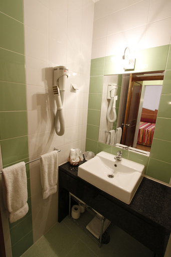 Bathroom 5, Pensão Praça da Figueira, Lisbon