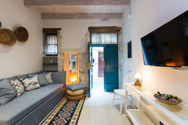 Others 4, Daria's Home, Crete