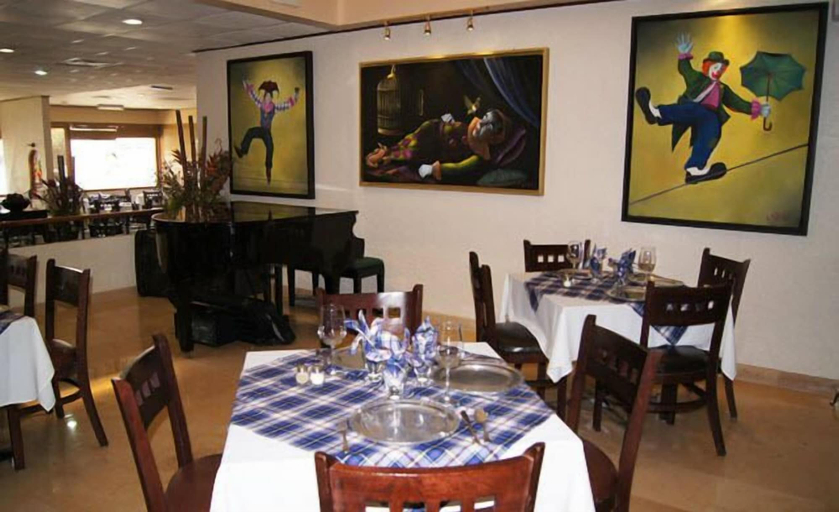Food & Drinks 4, Suites Colibrí, Del Centro