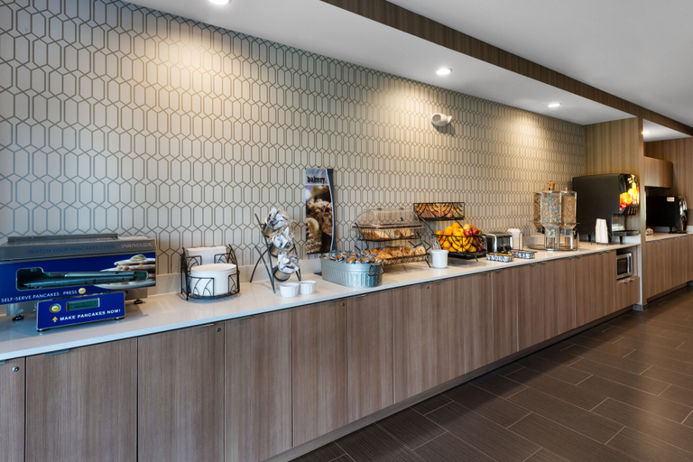 Food & Drinks 5, Microtel Inn & Suites by Wyndham Warsaw, Wyoming
