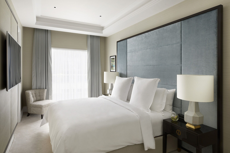 Bedroom 3, Four Seasons Hotel London at Tower Bridge, London