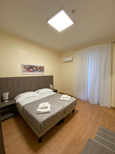 Bedroom 4, 55 Aira, Palermo