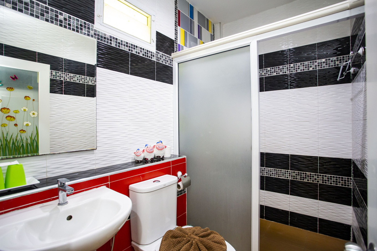 Bathroom 3, Baan Suan Meetang Resort, Muang Chanthaburi