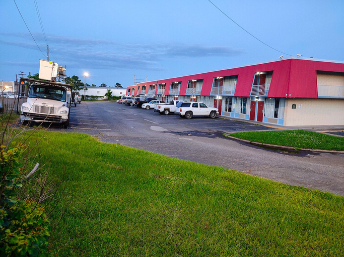 Exterior & Views 2, Clover Inn & Suites, Caddo