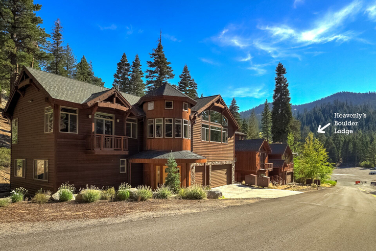 Heavenly Mountain Chalet - Skiing, Pets, Hot tub, Douglas