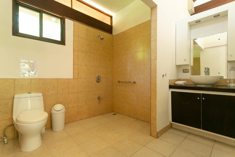 Bathroom 3, Kenaki Lodge, Talamanca