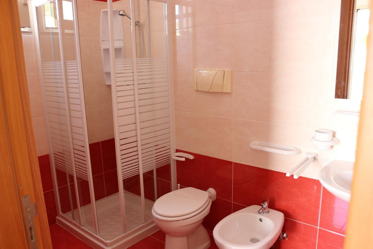 Bathroom 5, B&B Vistadamare, Lecce