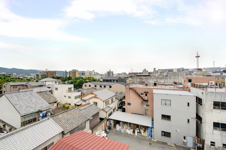 Exterior & Views 10