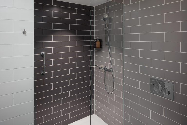Bathroom 14