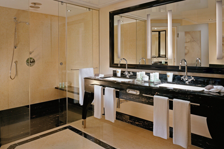 Bathroom 5, The Westin Grand Berlin, Berlin