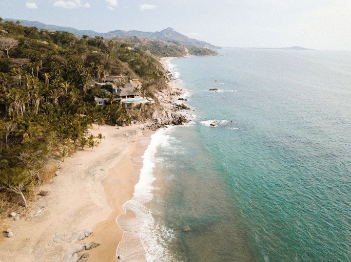 Others 5, Florence Sayulita, Compostela