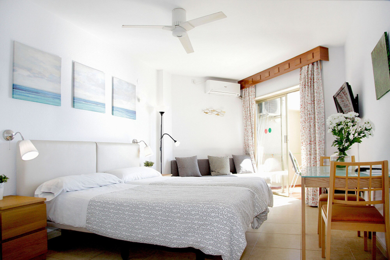 Bedroom 5, Apal Chinasol, Granada