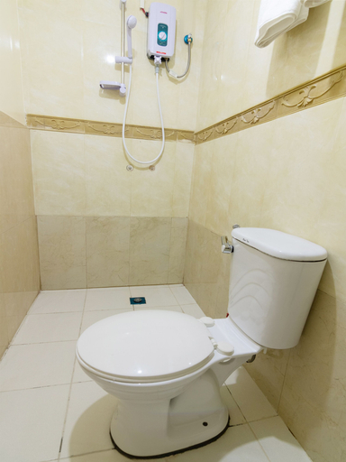 Bathroom 5, OYO 431 Apollo 11 Apartelle, Pasay City