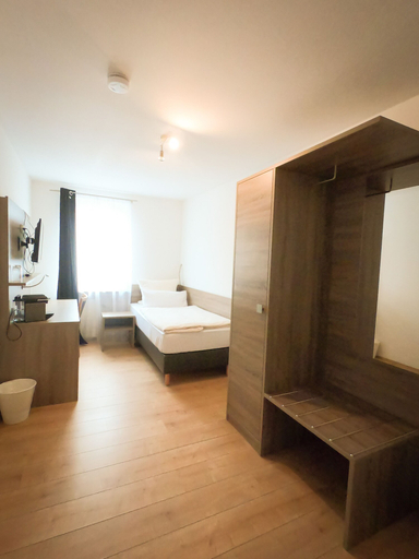 Bedroom 2, Hotel Pension Langhans, Heilbronn