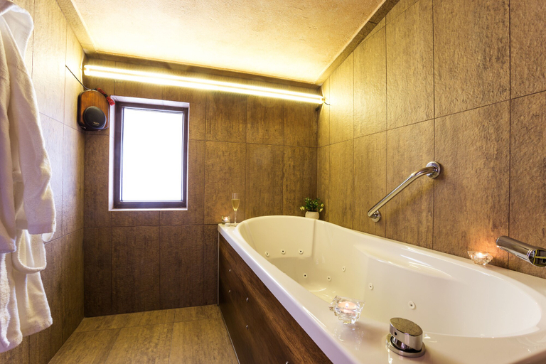 Bathroom 4, Hotel Villa Boyana, Stolichna
