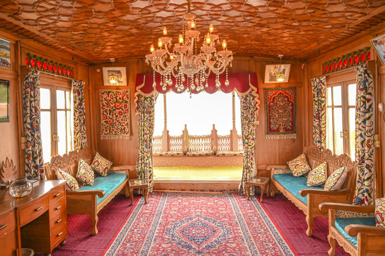 Others 4, Golden Flower Heritage Houseboat, Srinagar